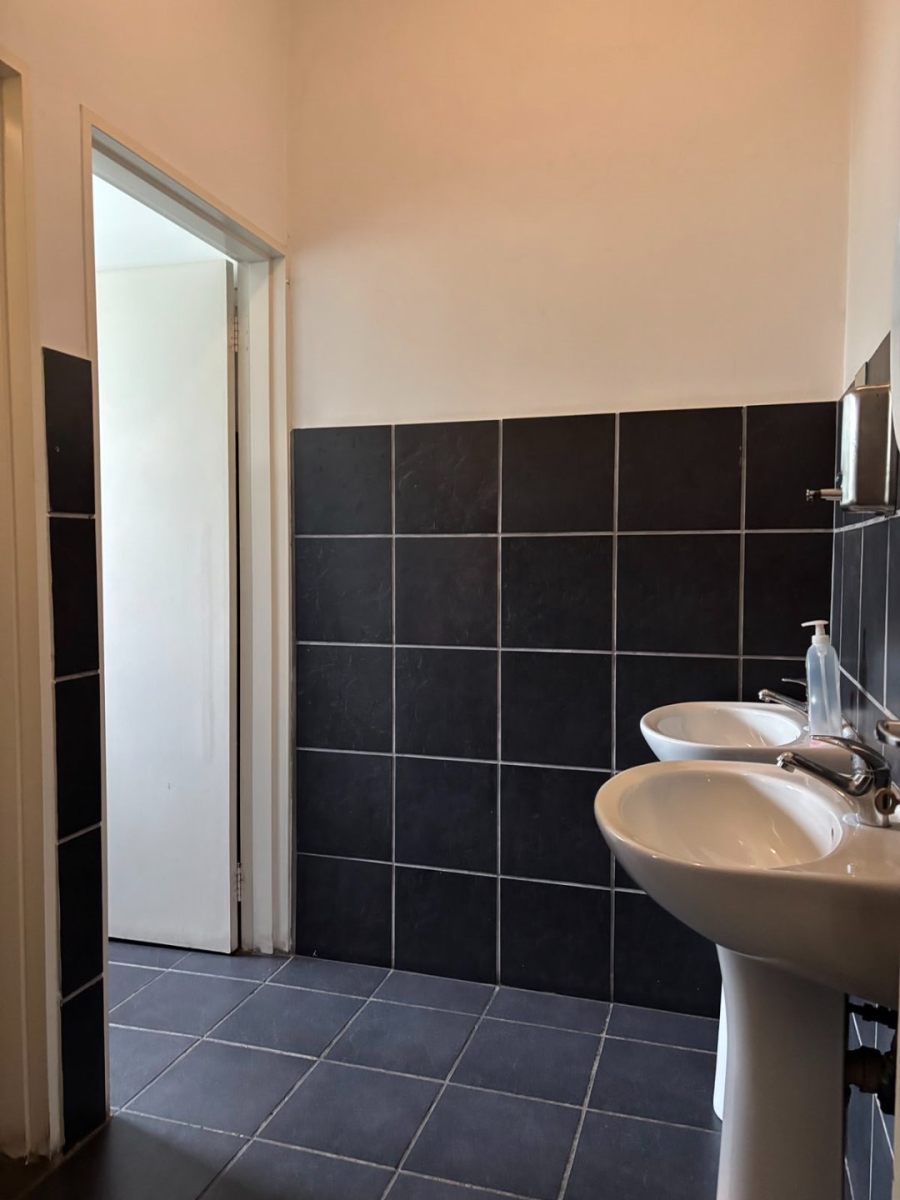 Commercial Property for Sale in Neave Industrial Eastern Cape
